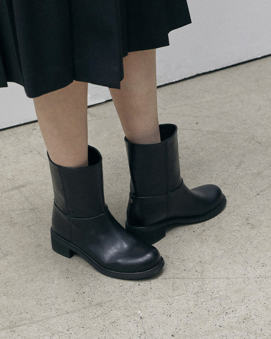 NUTE Round Ankle Boots_Black