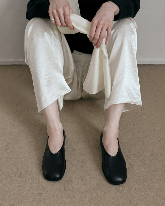 CAMI Round Flats_Black