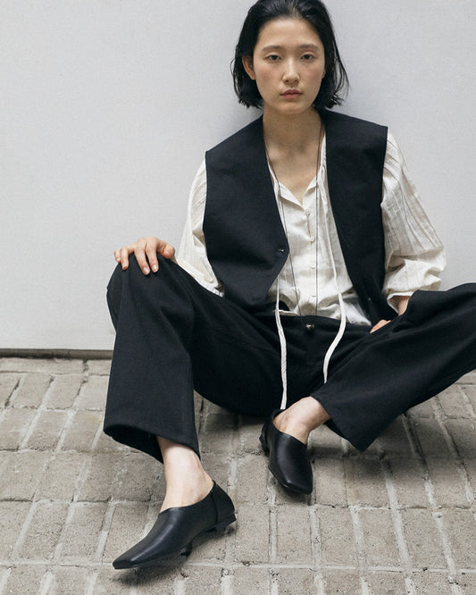 NOUV Square Flats_Black
